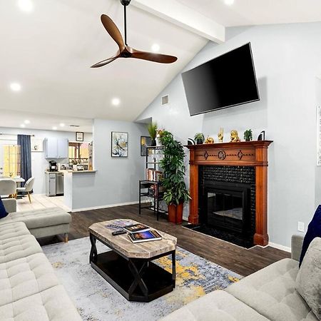 5Br Retreat With Game Room, Hot Tub & Big Yard - Sleeps 16 - 15 Min To Dt Austin Eksteriør billede