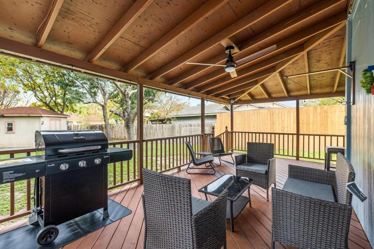 5Br Retreat With Game Room, Hot Tub & Big Yard - Sleeps 16 - 15 Min To Dt Austin Eksteriør billede