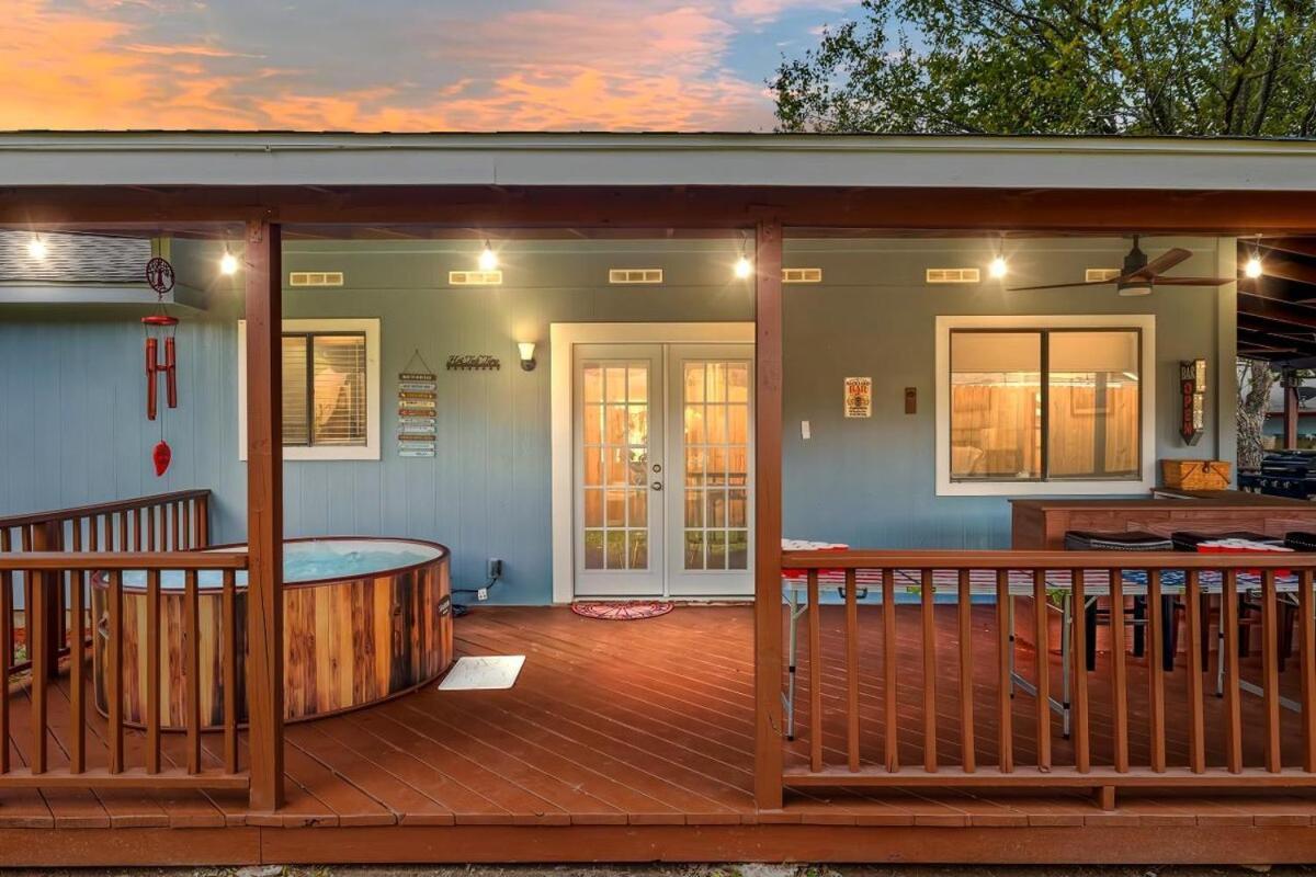 5Br Retreat With Game Room, Hot Tub & Big Yard - Sleeps 16 - 15 Min To Dt Austin Eksteriør billede