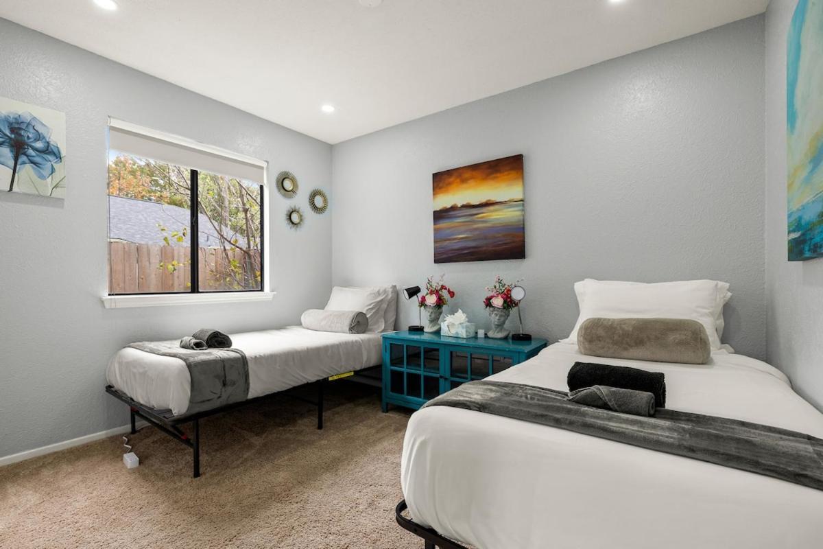 5Br Retreat With Game Room, Hot Tub & Big Yard - Sleeps 16 - 15 Min To Dt Austin Eksteriør billede
