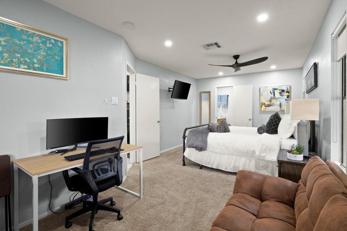 5Br Retreat With Game Room, Hot Tub & Big Yard - Sleeps 16 - 15 Min To Dt Austin Eksteriør billede
